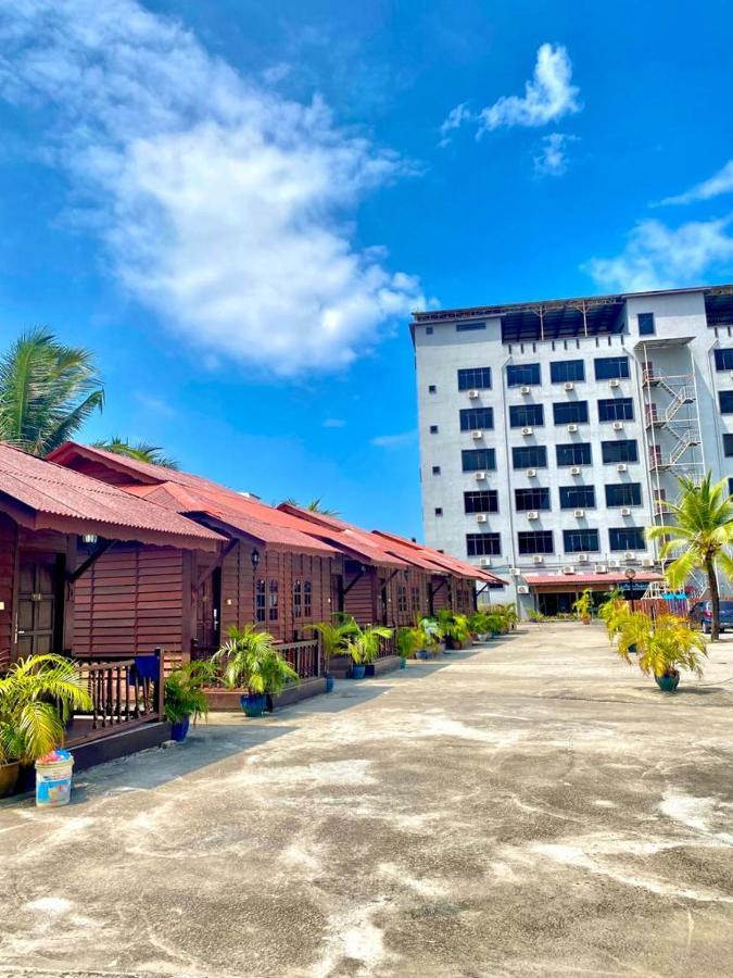 Langgura Baron Resort Pantai Cenang  Exterior photo